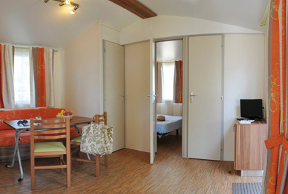 Stacaravan 4-6 personen, 2 kamers image 6